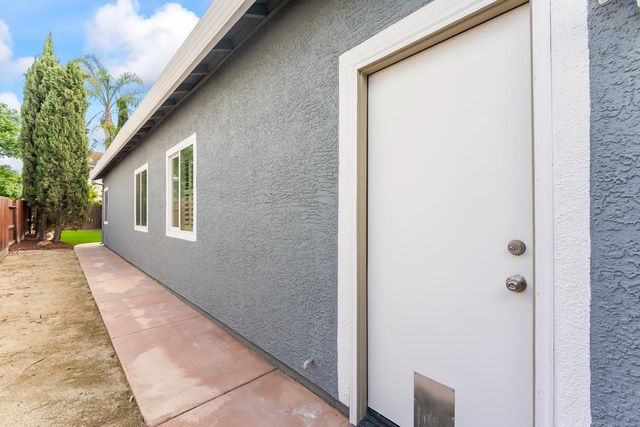 9656 Holly Glen Way, Elk Grove, CA 95757