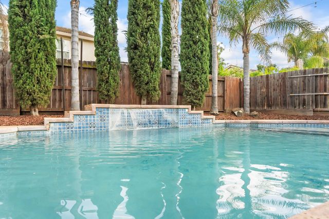 9656 Holly Glen Way, Elk Grove, CA 95757