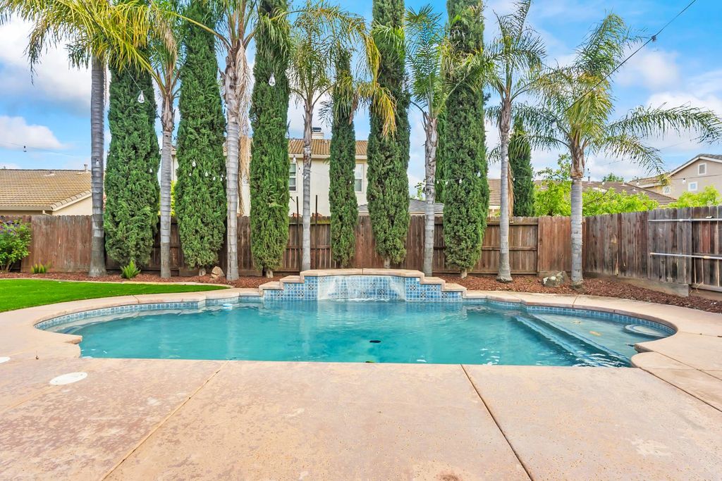 9656 Holly Glen Way, Elk Grove, CA 95757