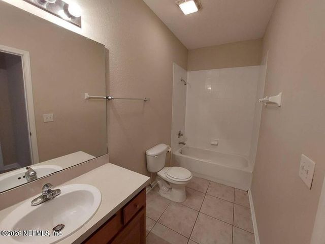7151 DEERFOOT POINT Circle 11-1, Jacksonville, FL 32256