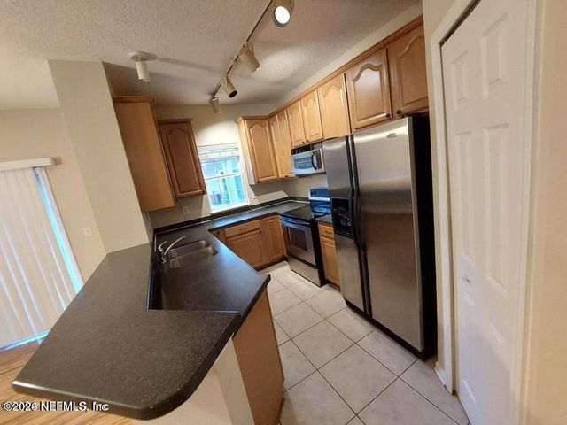 7151 DEERFOOT POINT Circle 11-1, Jacksonville, FL 32256