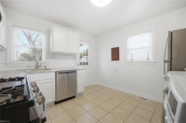 60 Greeneland BLVD, Portsmouth, VA 23701