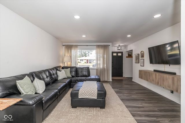 6117 Ashway Court, Indianapolis, IN 46224