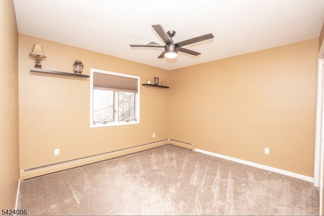 19 Valley Dr W, Vernon Twp., NJ 07418