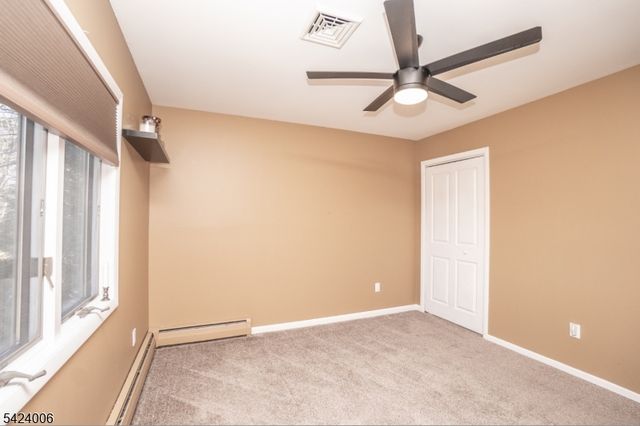 19 Valley Dr W, Vernon Twp., NJ 07418