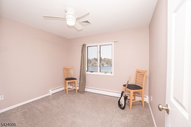 19 Valley Dr W, Vernon Twp., NJ 07418