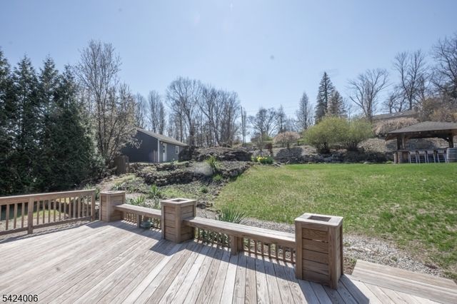 19 Valley Dr W, Vernon Twp., NJ 07418