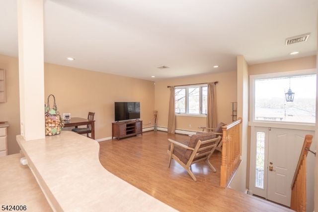 19 Valley Dr W, Vernon Twp., NJ 07418