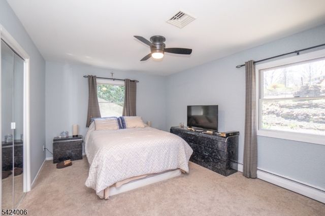 19 Valley Dr W, Vernon Twp., NJ 07418