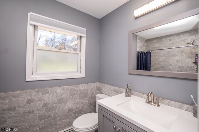 19 Valley Dr W, Vernon Twp., NJ 07418