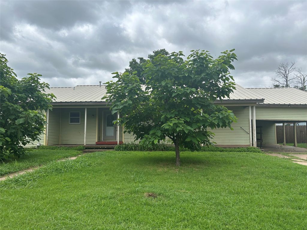 1015 W Hamilton, Olney, TX 76374