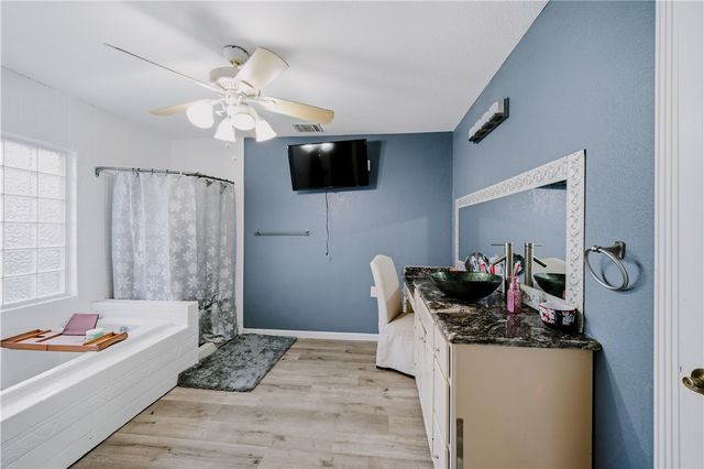 2369 Fm 892, Robstown, TX 78380