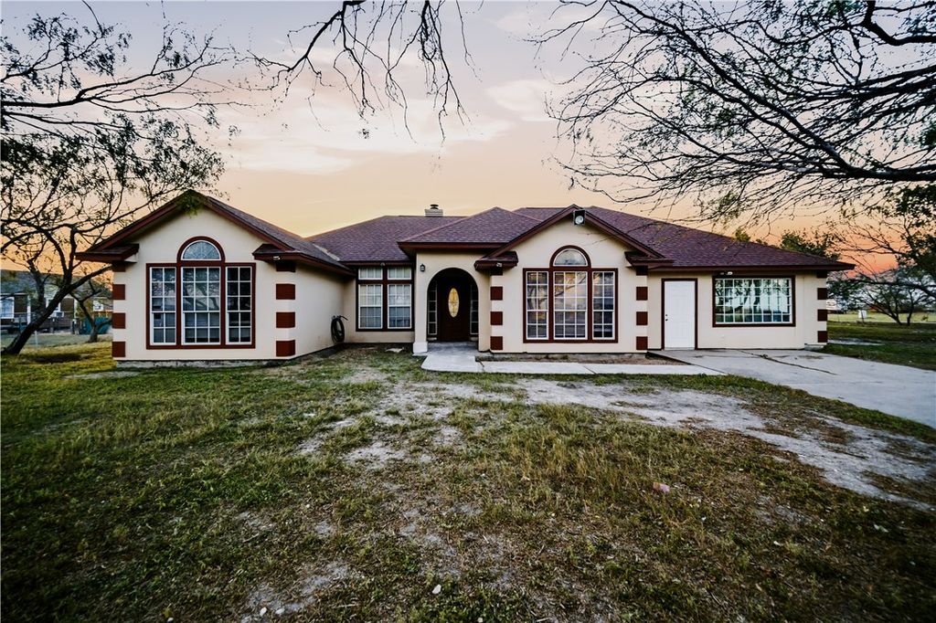 2369 Fm 892, Robstown, TX 78380