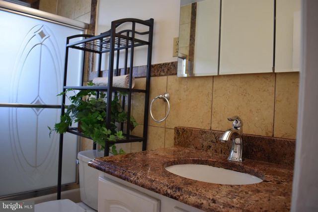 6008 DEWEY DR, Alexandria, VA 22310