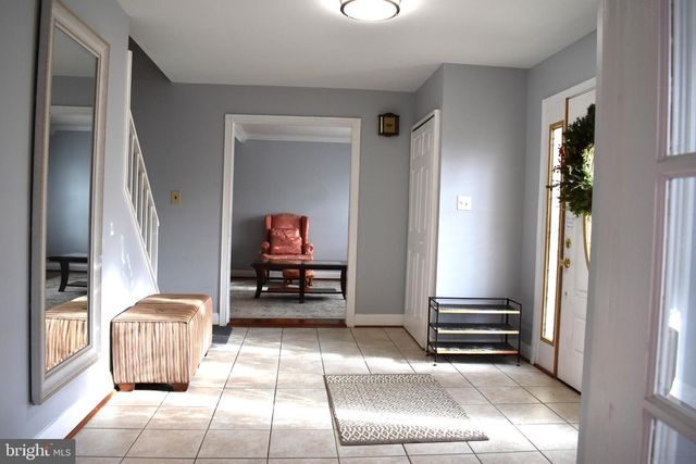 6008 DEWEY DR, Alexandria, VA 22310