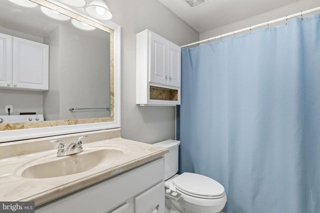 8 LONDON PERRY CT, Middle River, MD 21220