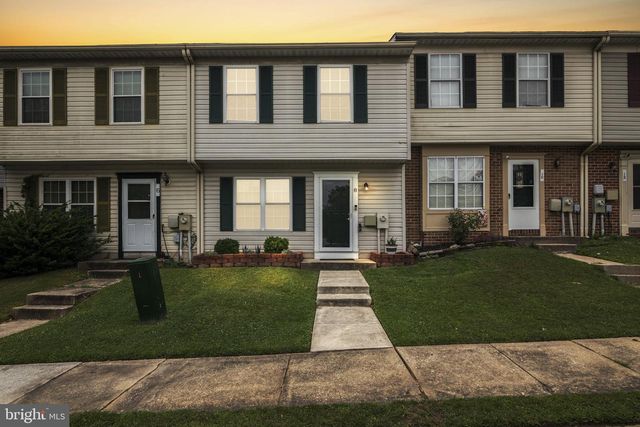 8 LONDON PERRY CT, Middle River, MD 21220