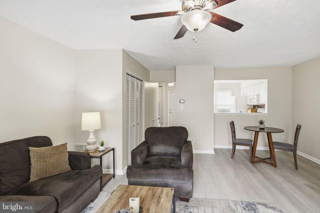 8 LONDON PERRY CT, Middle River, MD 21220