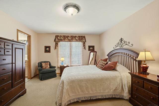 6703 Chianti Court, Shelby Twp, MI 48316