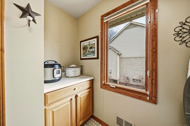 6703 Chianti Court, Shelby Twp, MI 48316