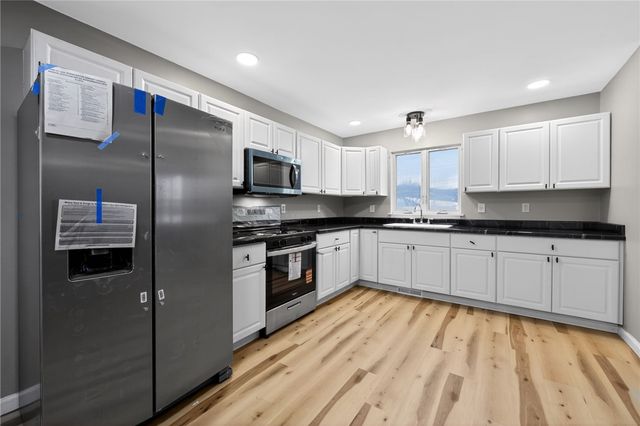 2020 Constitution Blvd, Arnold, PA 15068