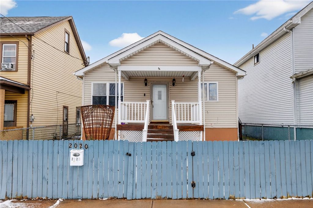 2020 Constitution Blvd, Arnold, PA 15068