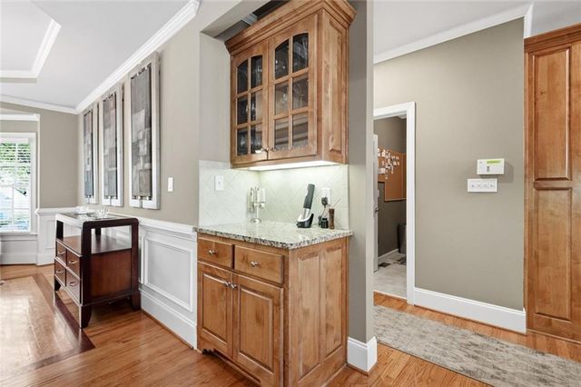 1097 Shady Spring Way, Lawrenceville, GA 30045