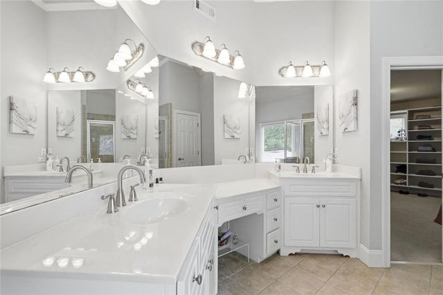 1097 Shady Spring Way, Lawrenceville, GA 30045
