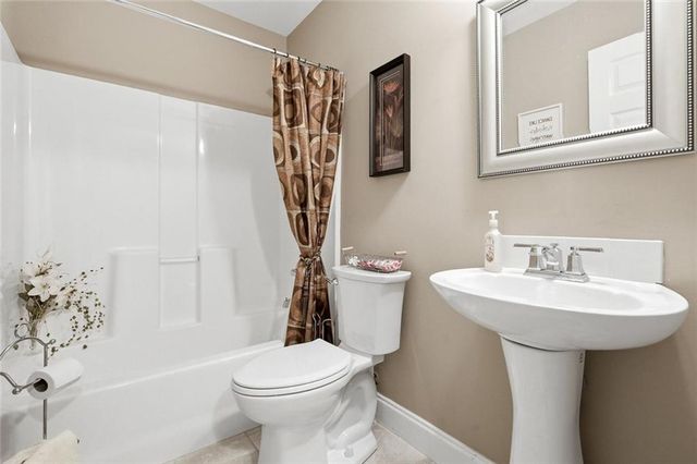 1097 Shady Spring Way, Lawrenceville, GA 30045