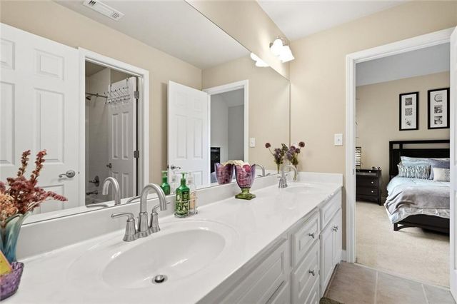 1097 Shady Spring Way, Lawrenceville, GA 30045