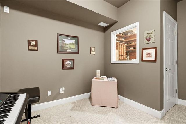 1097 Shady Spring Way, Lawrenceville, GA 30045