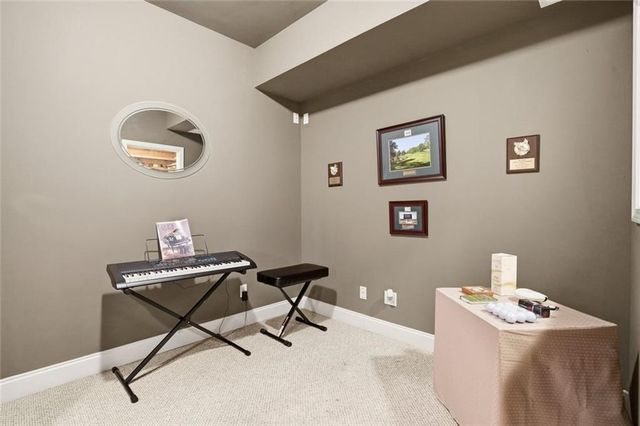 1097 Shady Spring Way, Lawrenceville, GA 30045