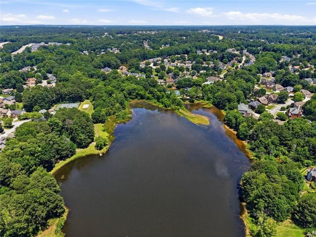1097 Shady Spring Way, Lawrenceville, GA 30045