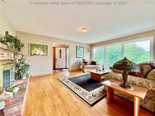 1934 Bona Vista Drive, Charleston, WV 25311