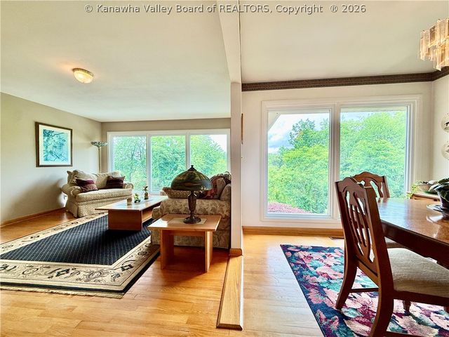 1934 Bona Vista Drive, Charleston, WV 25311