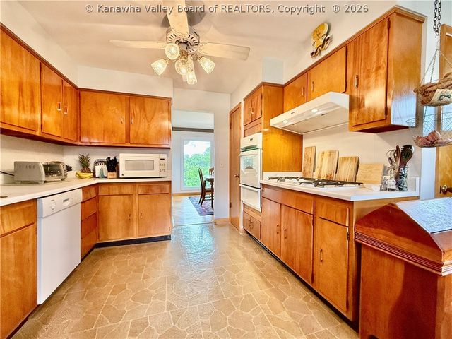 1934 Bona Vista Drive, Charleston, WV 25311