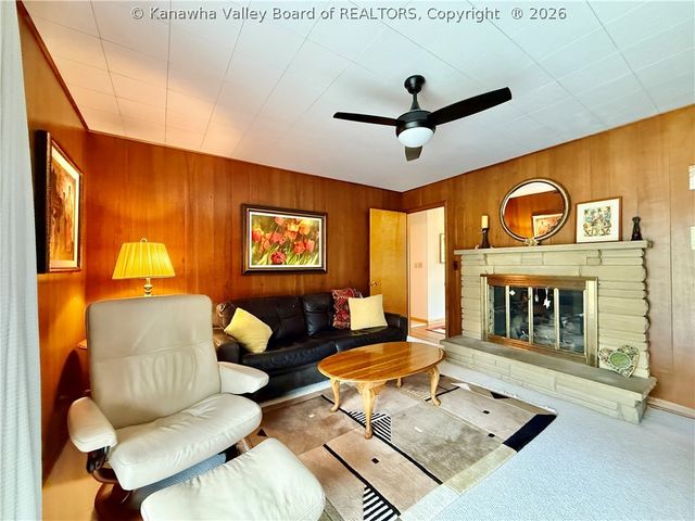 1934 Bona Vista Drive, Charleston, WV 25311