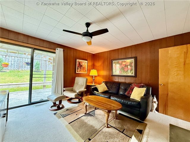 1934 Bona Vista Drive, Charleston, WV 25311