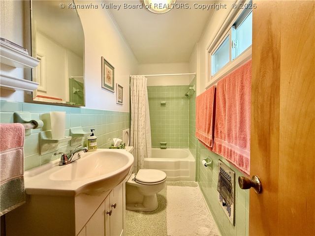 1934 Bona Vista Drive, Charleston, WV 25311