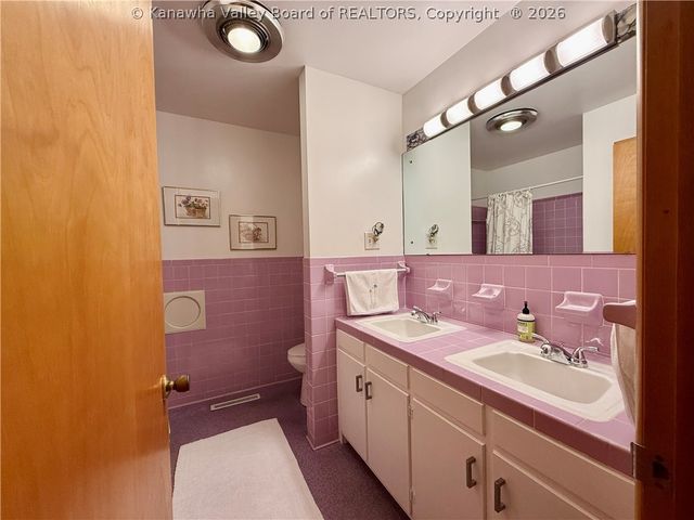 1934 Bona Vista Drive, Charleston, WV 25311