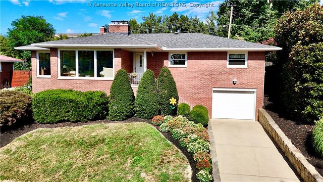 1934 Bona Vista Drive, Charleston, WV 25311