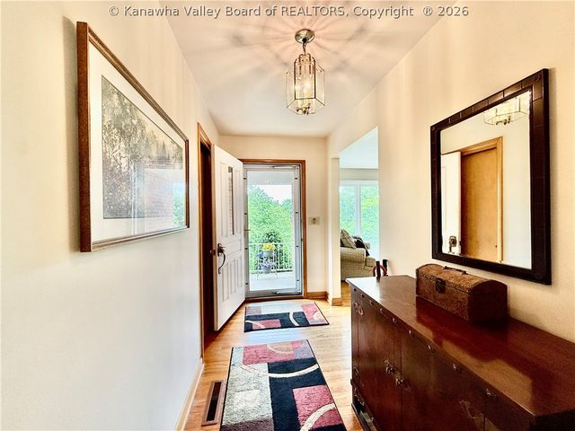 1934 Bona Vista Drive, Charleston, WV 25311