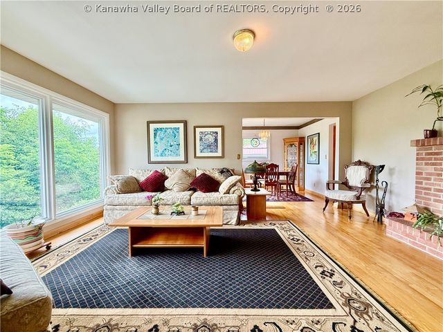 1934 Bona Vista Drive, Charleston, WV 25311