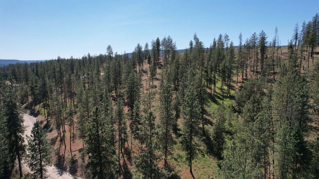 5550 Scotts Valley Rd, Deer Park, WA 99006