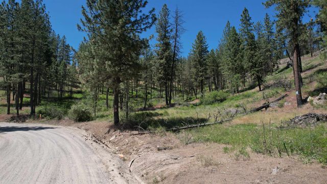 5550 Scotts Valley Rd, Deer Park, WA 99006