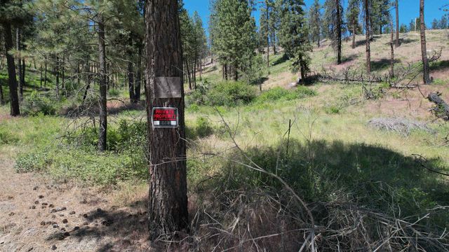 5550 Scotts Valley Rd, Deer Park, WA 99006