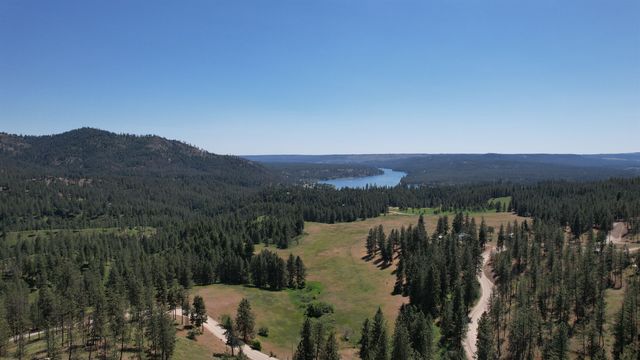 5550 Scotts Valley Rd, Deer Park, WA 99006