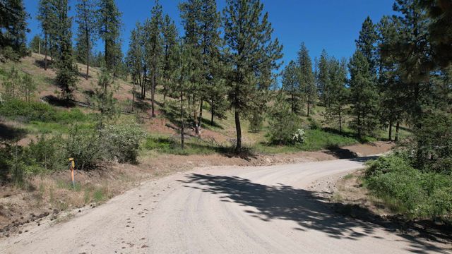 5550 Scotts Valley Rd, Deer Park, WA 99006