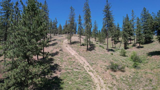 5550 Scotts Valley Rd, Deer Park, WA 99006