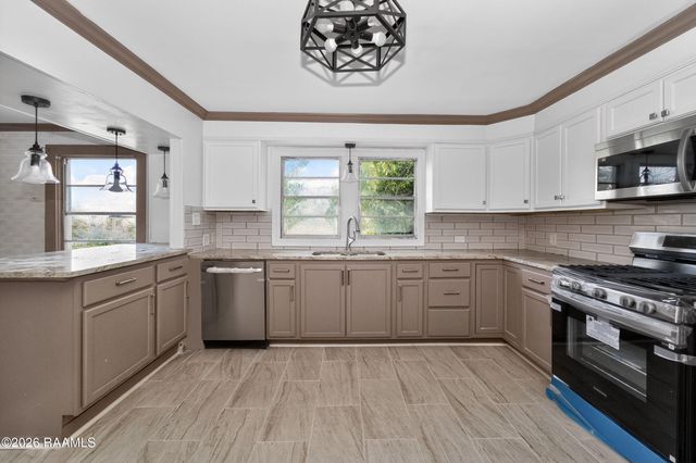 601 Maumus Street, New Iberia, LA 70563